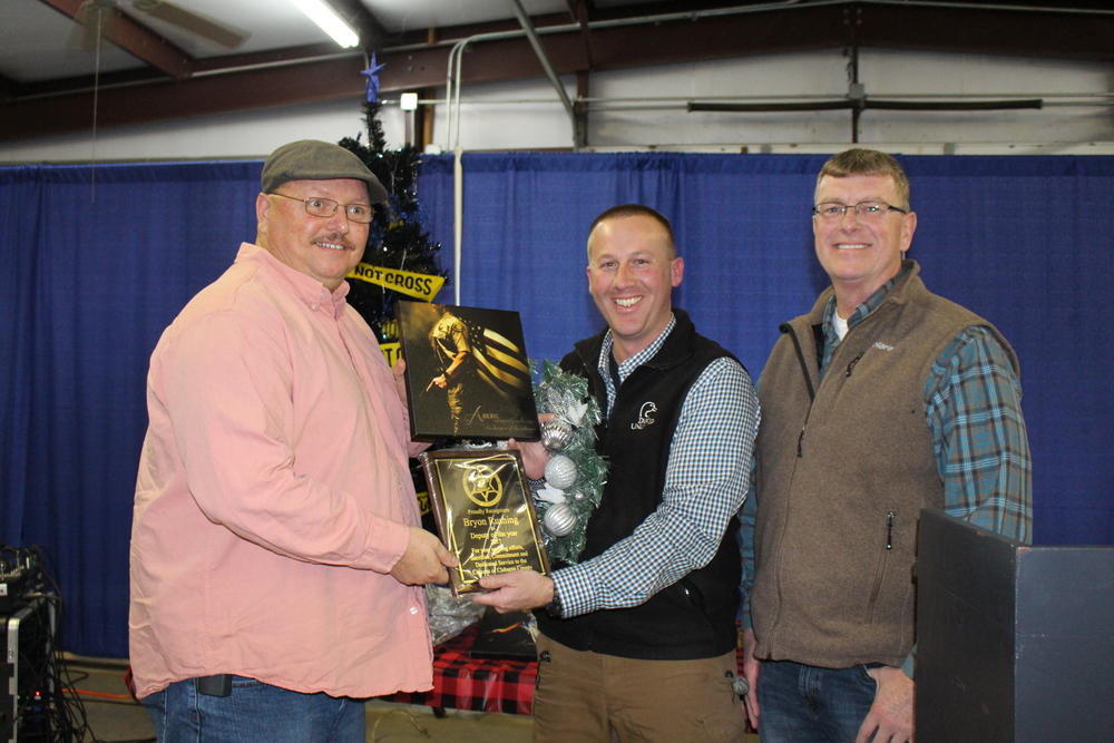 Lt. Rushing receiving Deputy of the Year award.